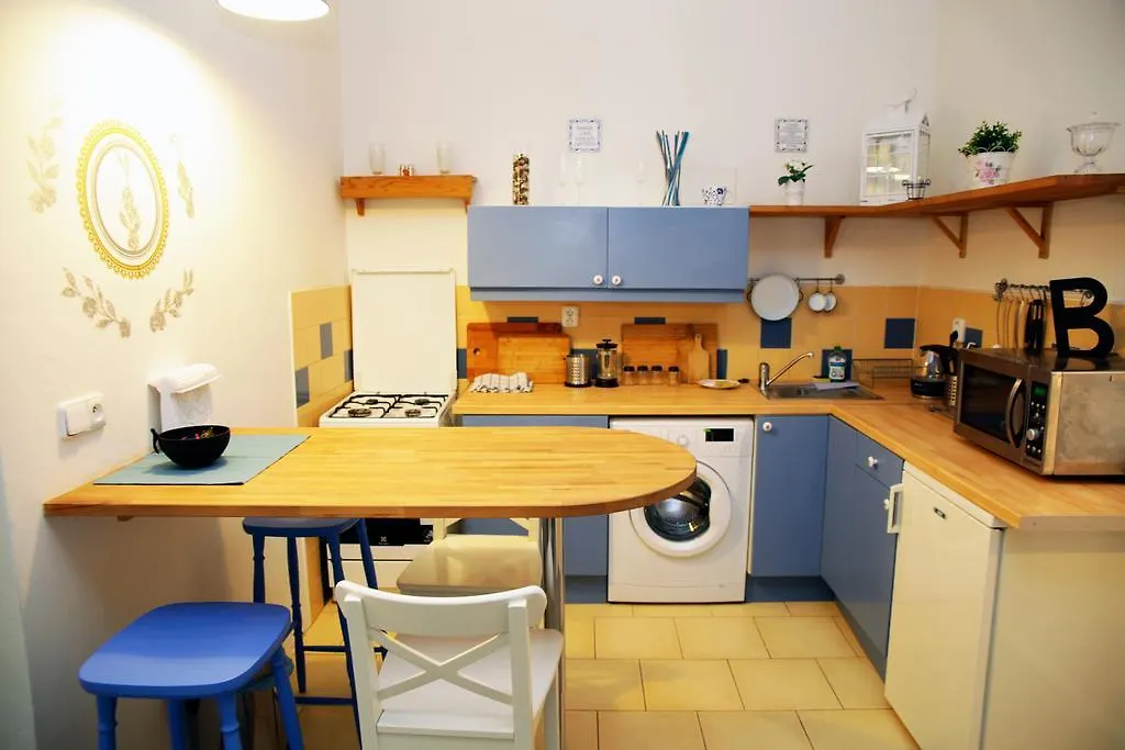 Apartment Krymska 29 Prague 0*,  Czech Republic
